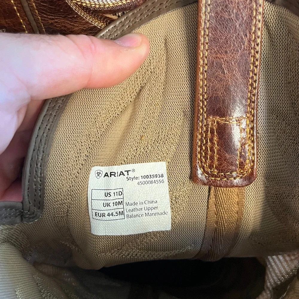 Ariat Brown Western Boots with Intricate Stitching - Picture 4 of 9